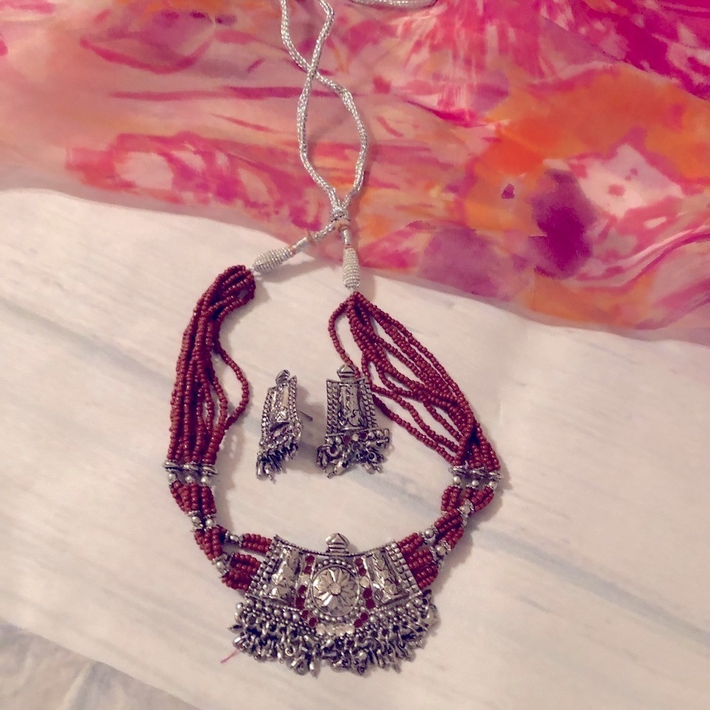 Boho chic necklace + earring set